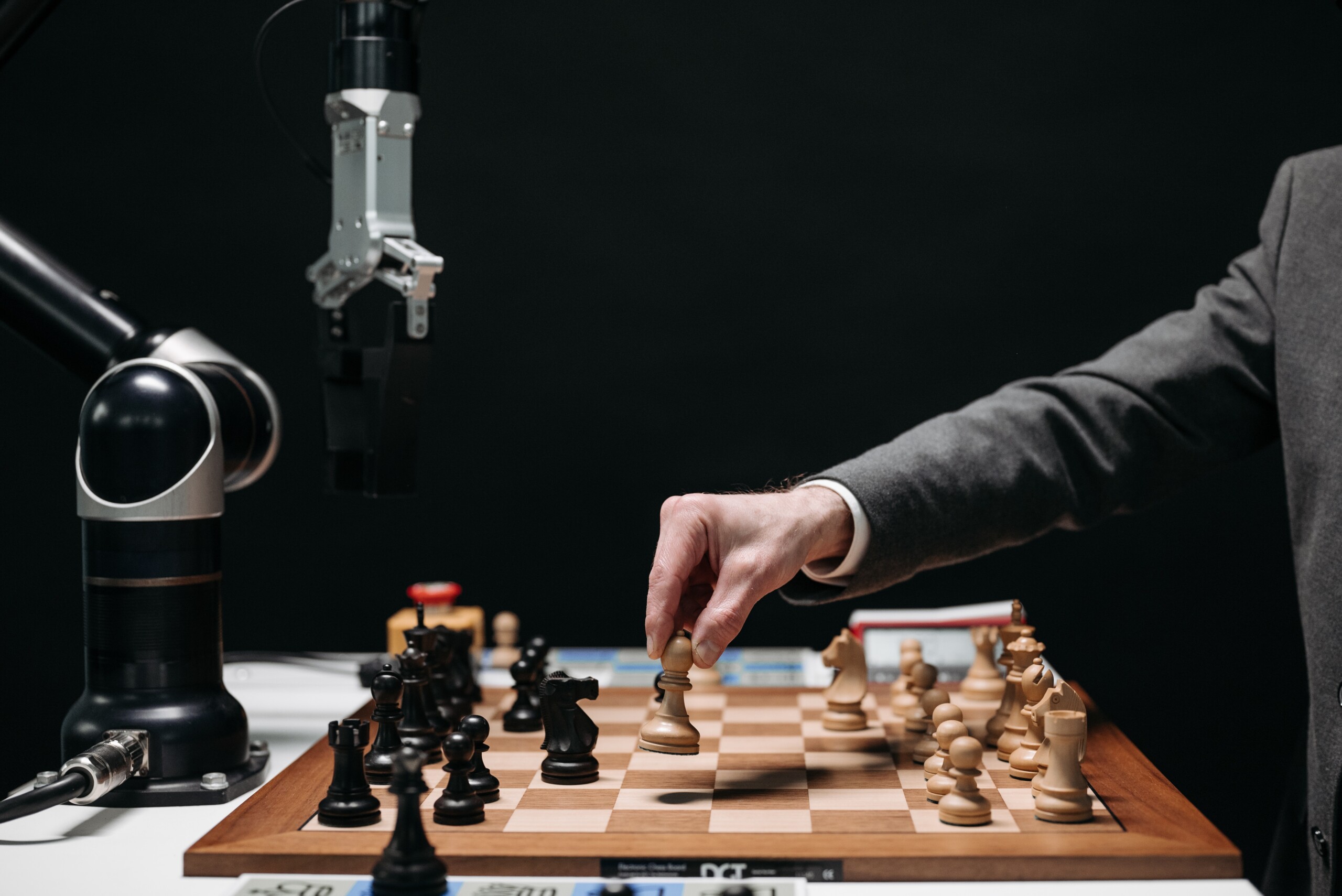 Revolutionizing Chess: The Electronic Chess Board Set